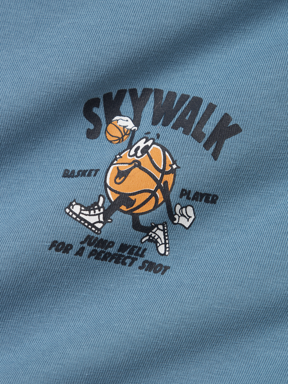 model_shot-front_full